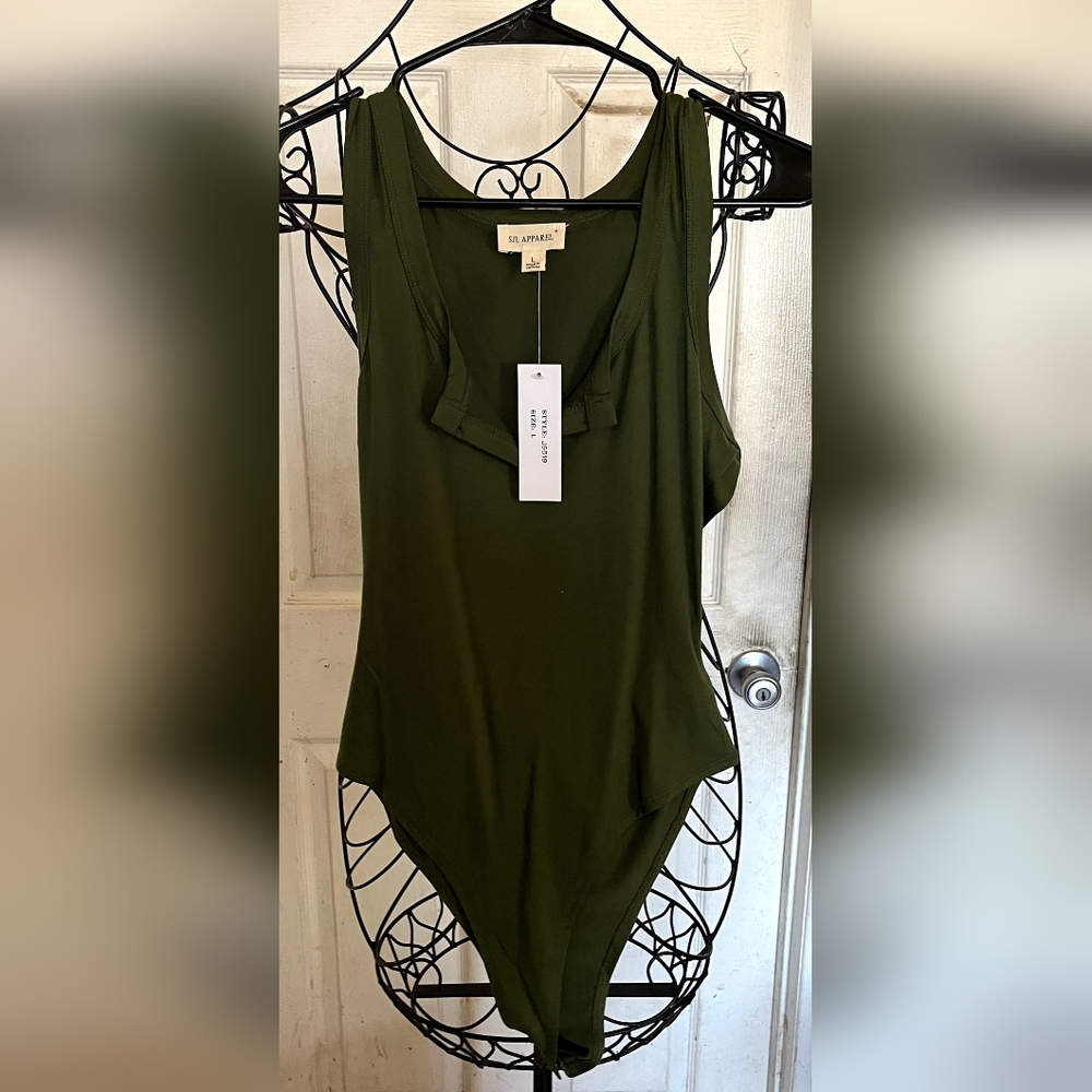 SJL APPAREL Green Sleeveless Tank Top